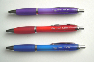 Ball point pens of mixed colors.